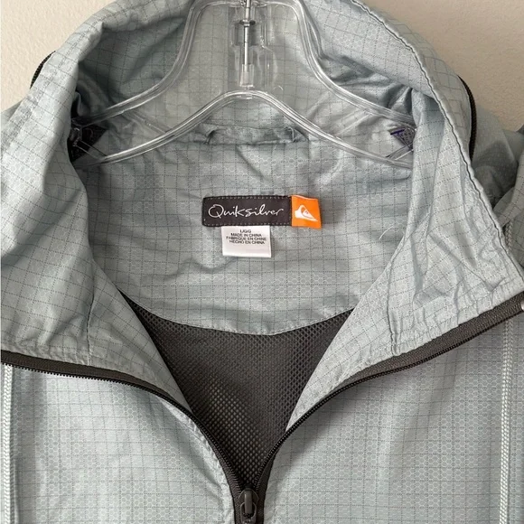 Quicksilver Jacket Windbreaker Womens Lg Hooded Full Zip Pocket Logo Silver - Picture 3 of 11